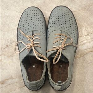 Merrell Size 8 women’s around town leather shoes